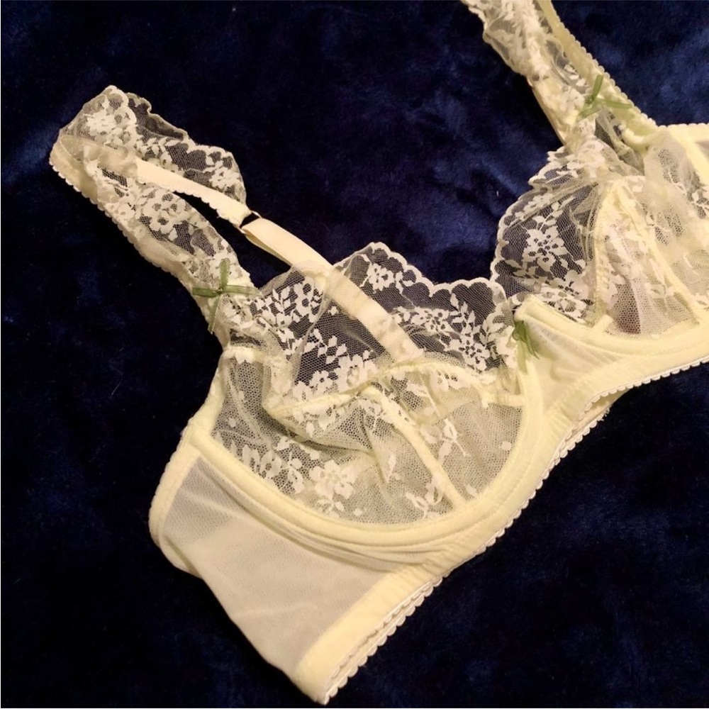 💛 Adore Me Unlined Clera Bra Neon Yellow Lace Green Bows 38F 3D 38 DDD - Picture 2 of 9